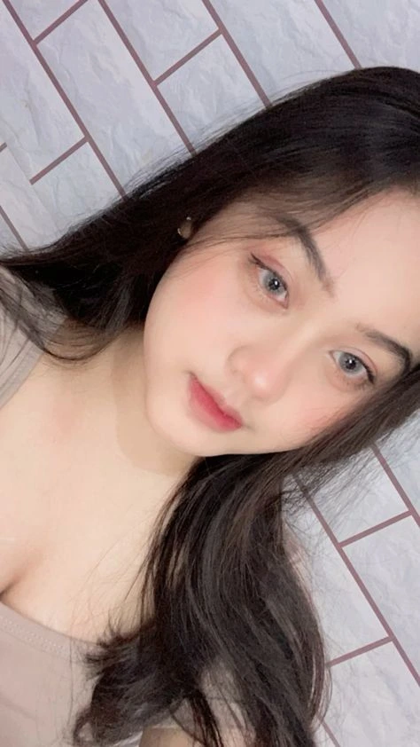 MODEL CANTIK VIRAL